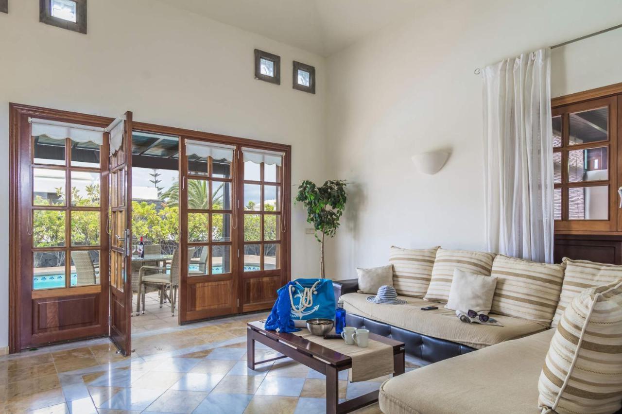 Villa Victoria Luz By Villa Plus Playa Blanca  Exteriör bild